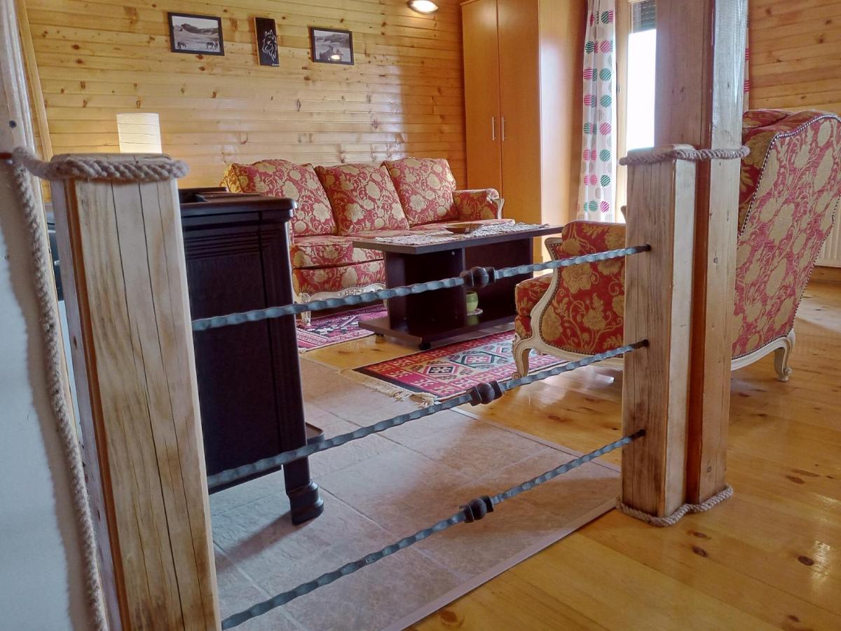 Boskovica Brvnare Pension Žabljak Buitenkant foto